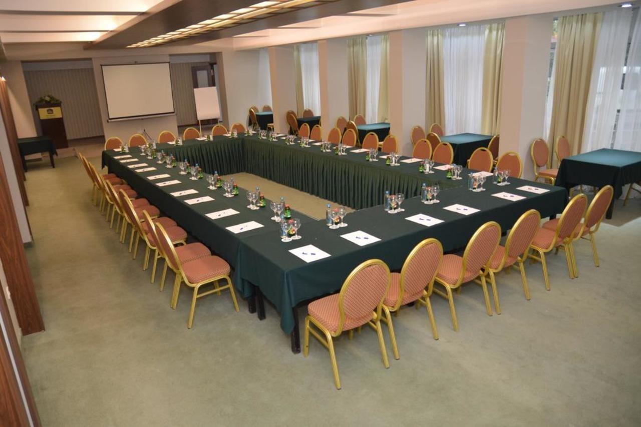 Hotel Bellevue Skopje Bagian luar foto