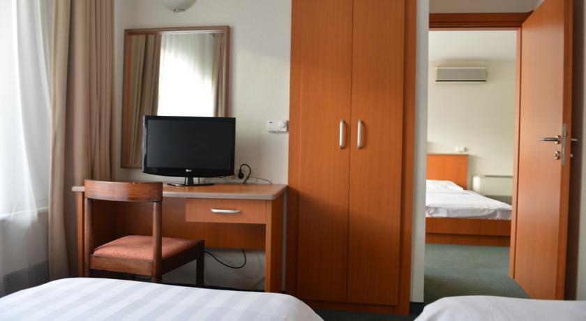 Hotel Bellevue Skopje Bagian luar foto