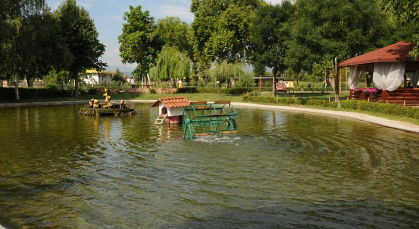 Hotel Bellevue Skopje Bagian luar foto