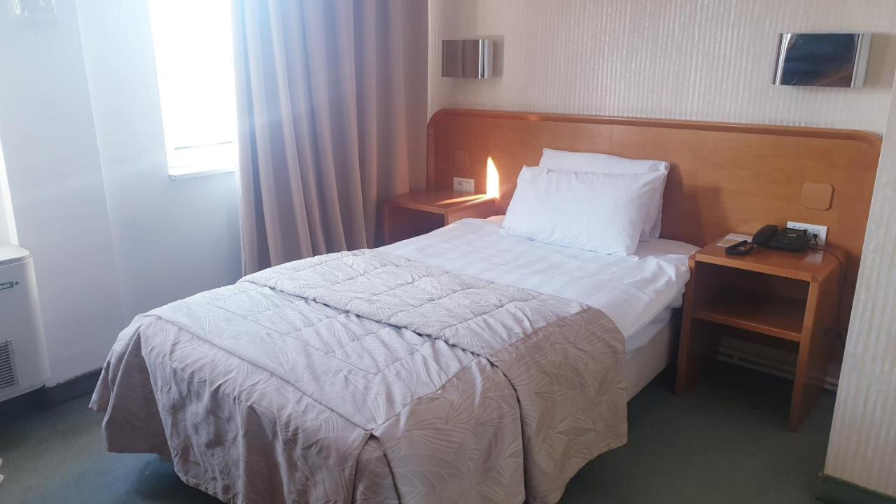 Hotel Bellevue Skopje Bagian luar foto